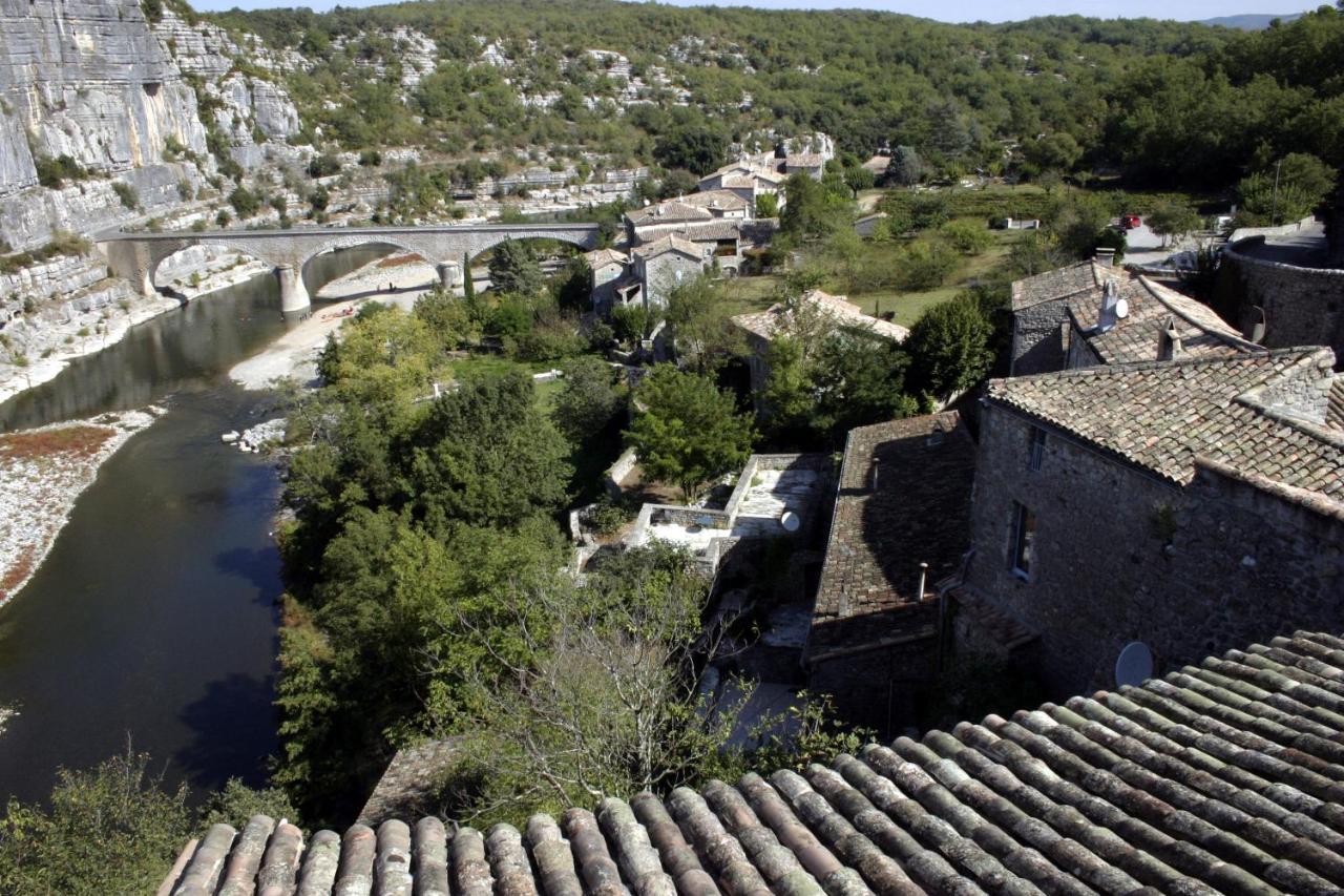 Gite Le Chamaju Labeaume Exterior foto