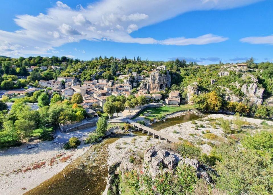 Gite Le Chamaju Labeaume Exterior foto